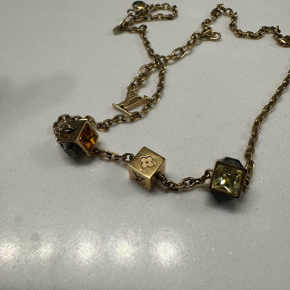 LOUIS VUITTON necklace LV Logo and Cube Swarovski crystals gold - Picture 5 of 15